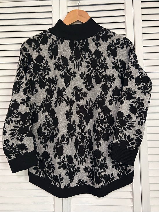 Adrienne Vittadini Tops - ADRIENNE VITTADINI Black
Silver Floral Metallic Knit
Dolman Sweater S | Glam